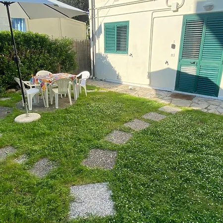 Le Tre Isolette A 200m Dal Mare アパート