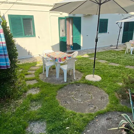 Le Tre Isolette A 200m Dal Mare アパート